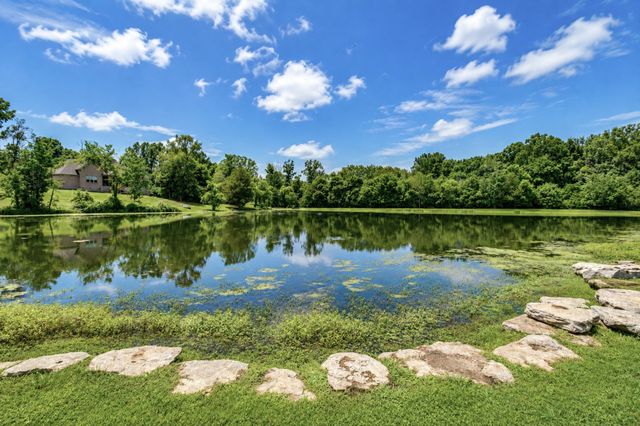 1198 Meadow Bridge Ln, Arrington, TN 37014