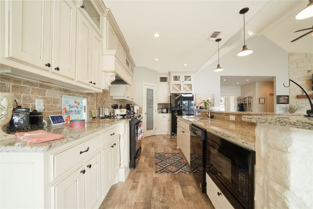 518 Whispering PIne Trail, Mount Vernon, TX 75494