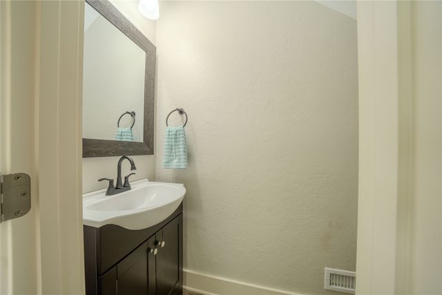 518 Whispering PIne Trail, Mount Vernon, TX 75494