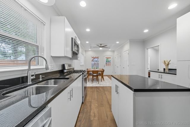 1135 S Lewis Place, Tulsa, OK 74104