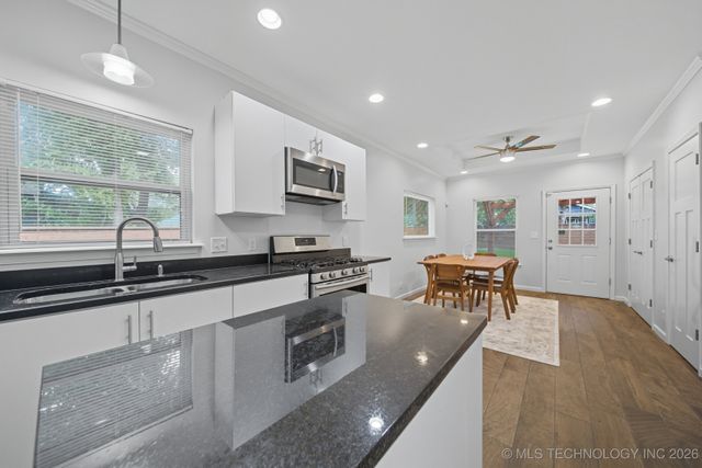 1135 S Lewis Place, Tulsa, OK 74104