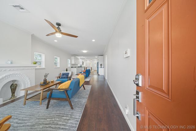 1135 S Lewis Place, Tulsa, OK 74104