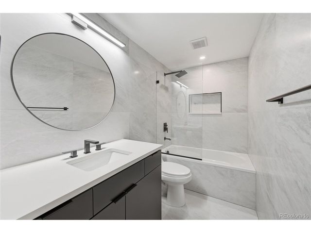 1748 Blake St, Denver, CO 80202