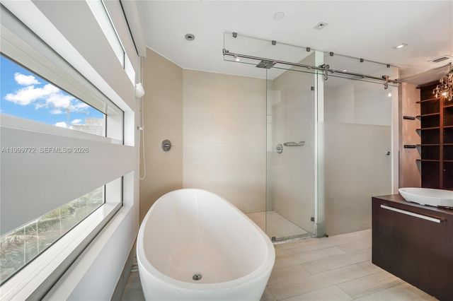 1040 Biscayne Blvd 1001, Miami, FL 33132