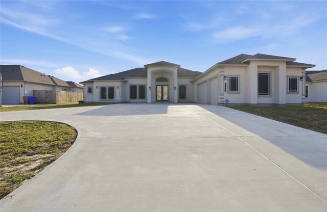 4033 Ranch Lake Dr, Corpus Christi, TX 78413