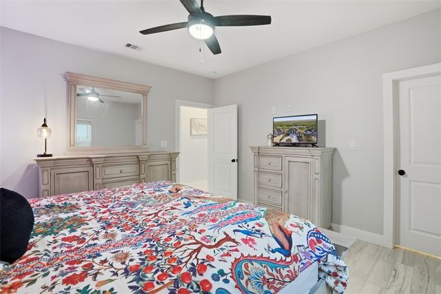 4033 Ranch Lake Dr, Corpus Christi, TX 78413