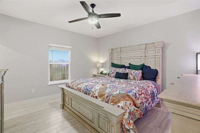 4033 Ranch Lake Dr, Corpus Christi, TX 78413