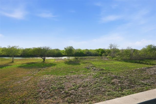 4033 Ranch Lake Dr, Corpus Christi, TX 78413