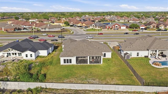 4033 Ranch Lake Dr, Corpus Christi, TX 78413