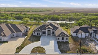 4033 Ranch Lake Dr, Corpus Christi, TX 78413