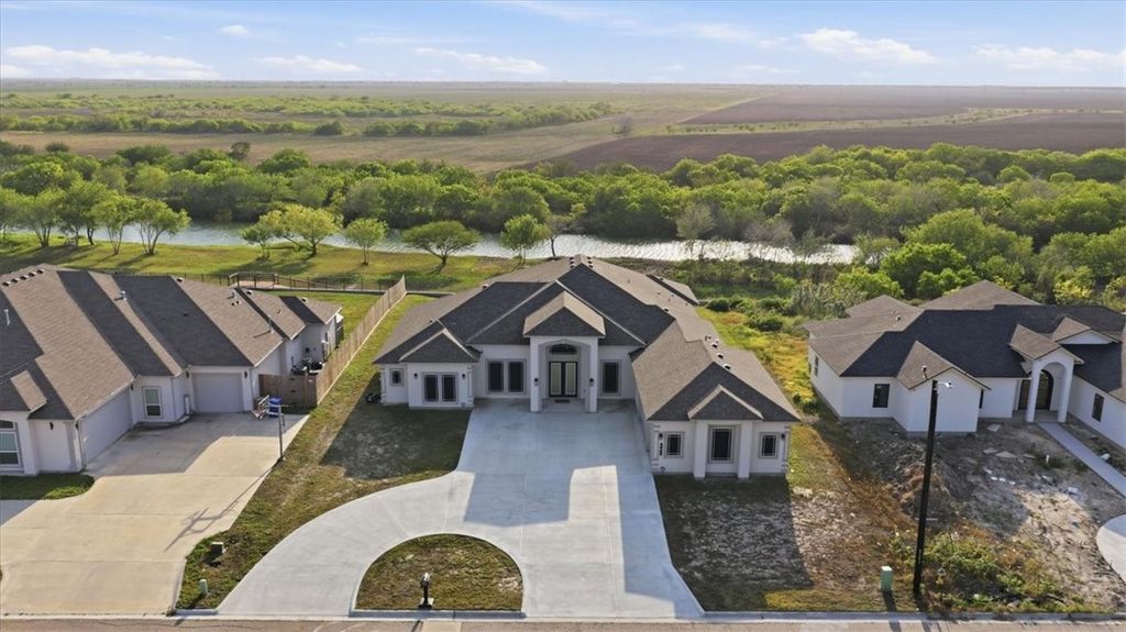 4033 Ranch Lake Dr, Corpus Christi, TX 78413