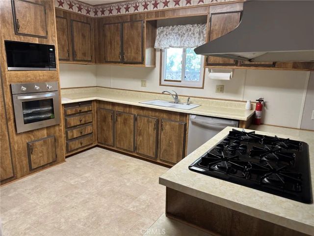 400 Sulphur Bank 59, Clearlake Oaks, CA 95423