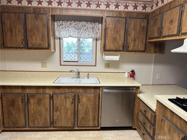 400 Sulphur Bank 59, Clearlake Oaks, CA 95423