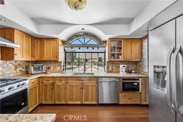 10227 Parr Avenue, Sunland (los Angeles), CA 91040