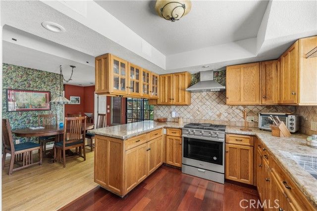 10227 Parr Avenue, Sunland (los Angeles), CA 91040