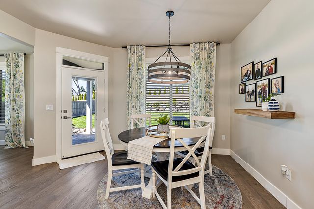 4078 Fieldbrook Avenue, Medford, OR 97504