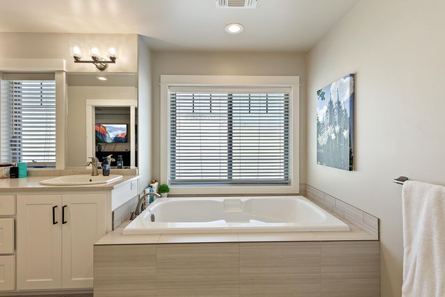 4078 Fieldbrook Avenue, Medford, OR 97504