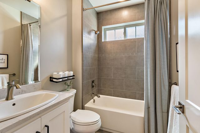 4078 Fieldbrook Avenue, Medford, OR 97504