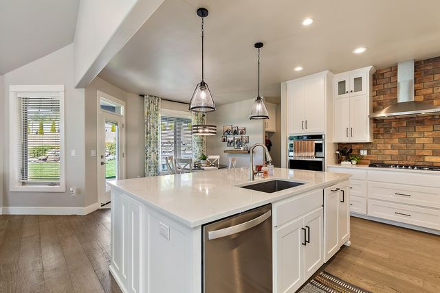 4078 Fieldbrook Avenue, Medford, OR 97504