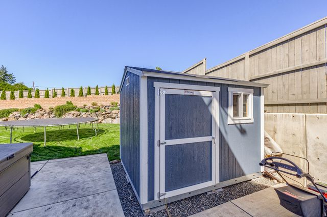 4078 Fieldbrook Avenue, Medford, OR 97504