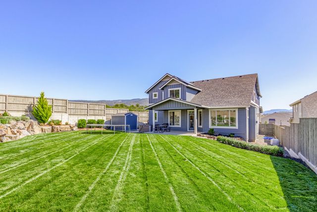 4078 Fieldbrook Avenue, Medford, OR 97504
