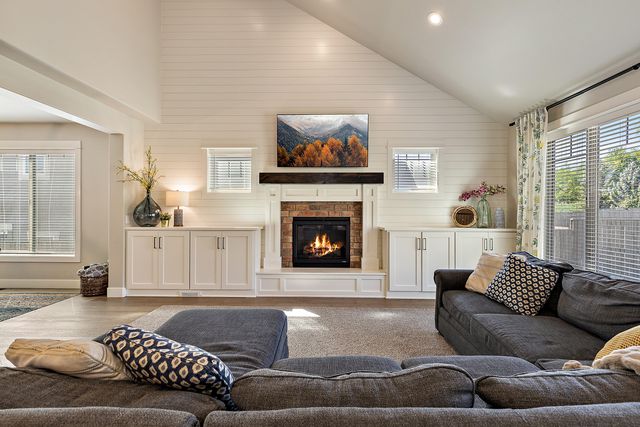 4078 Fieldbrook Avenue, Medford, OR 97504