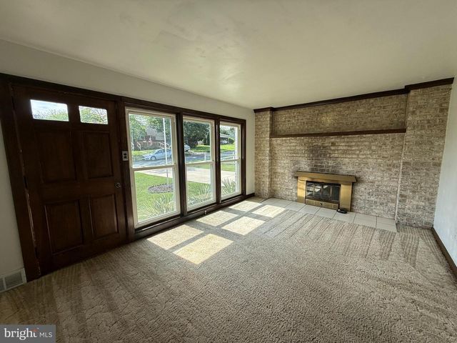 1300 KELTON RD, Camp Hill, PA 17011