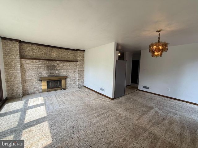 1300 KELTON RD, Camp Hill, PA 17011
