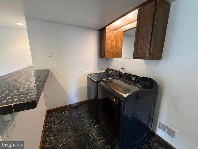 1300 KELTON RD, Camp Hill, PA 17011