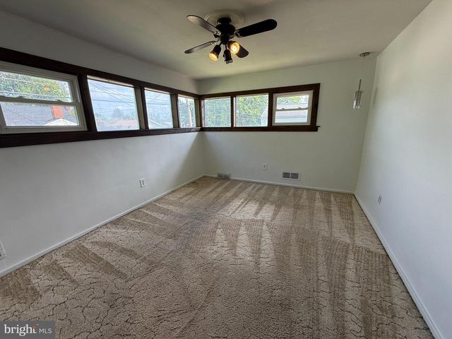 1300 KELTON RD, Camp Hill, PA 17011