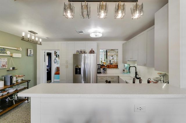 940 Dogwood Road, North Palm Beach, FL 33408