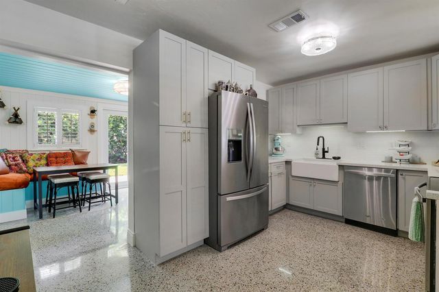 940 Dogwood Road, North Palm Beach, FL 33408