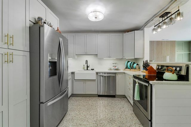 940 Dogwood Road, North Palm Beach, FL 33408
