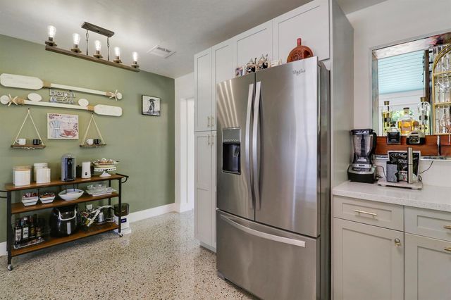 940 Dogwood Road, North Palm Beach, FL 33408