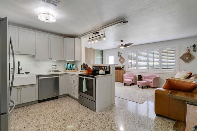 940 Dogwood Road, North Palm Beach, FL 33408