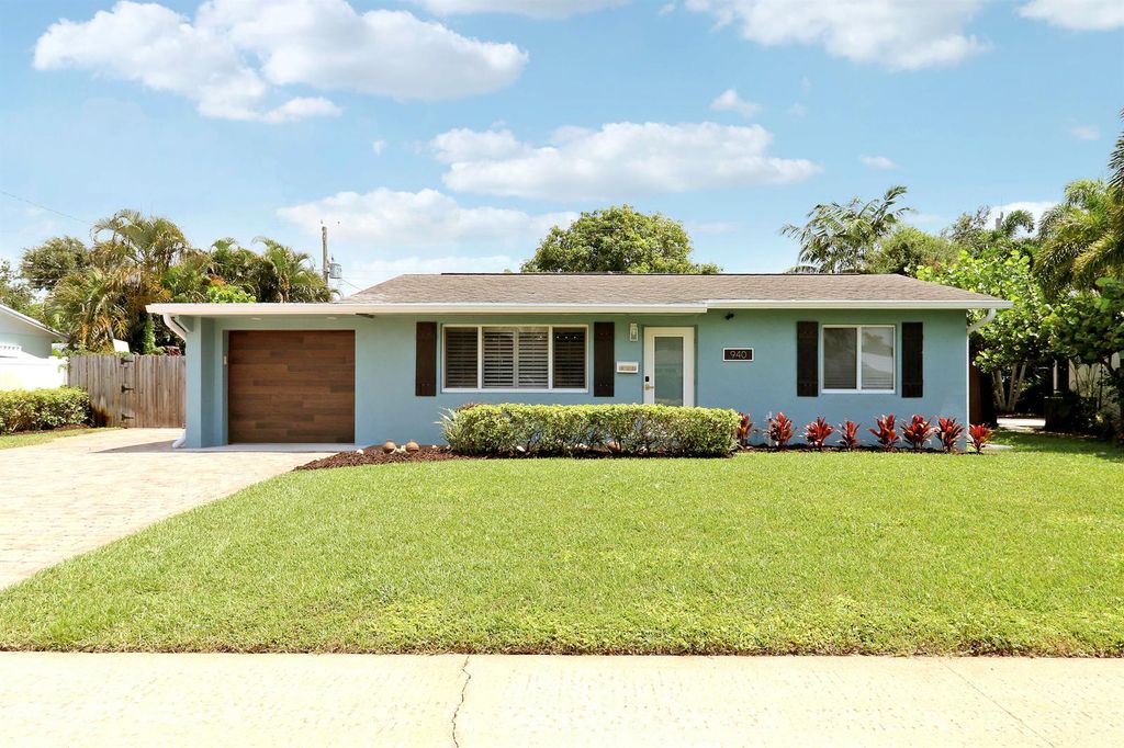 940 Dogwood Road, North Palm Beach, FL 33408