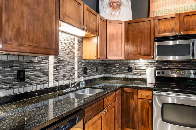 521 S 7th Street 419, Minneapolis, MN 55415