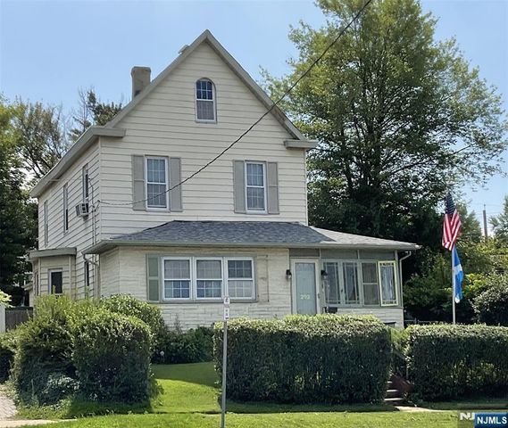 292 Orient Way, Lyndhurst, NJ 07071