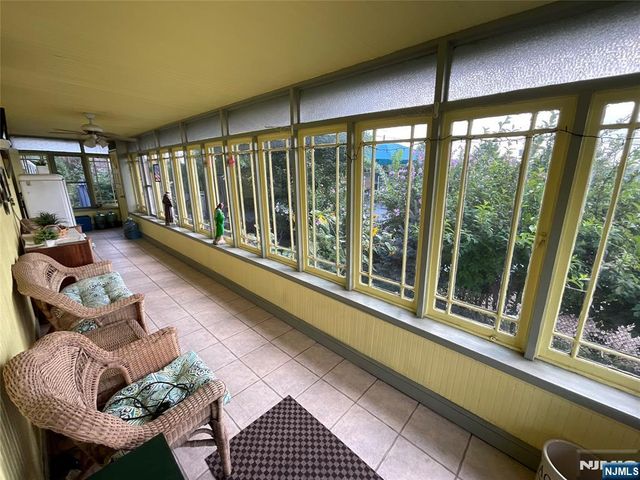 292 Orient Way, Lyndhurst, NJ 07071