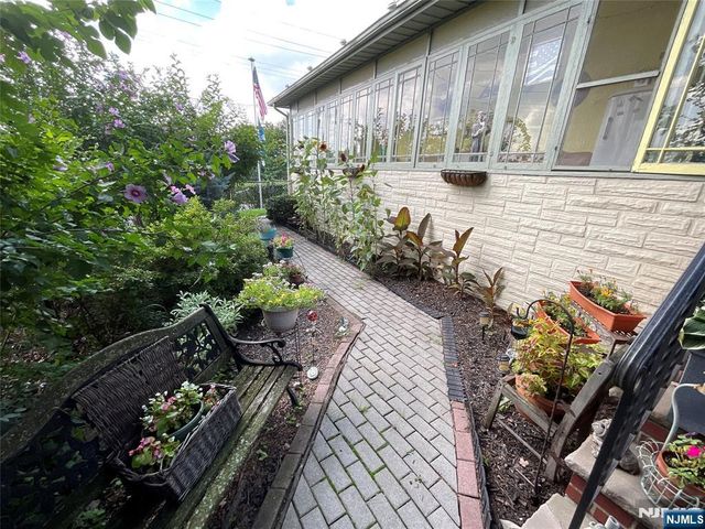 292 Orient Way, Lyndhurst, NJ 07071