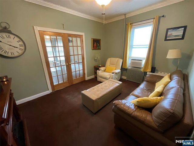 292 Orient Way, Lyndhurst, NJ 07071