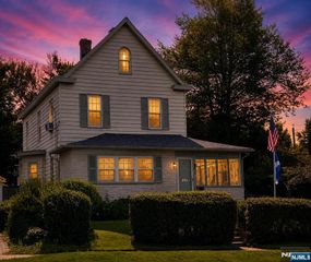 292 Orient Way, Lyndhurst, NJ 07071