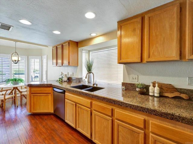 1225 Brewley Lane, Vista, CA 92081