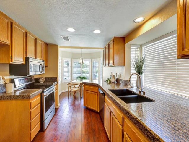 1225 Brewley Lane, Vista, CA 92081
