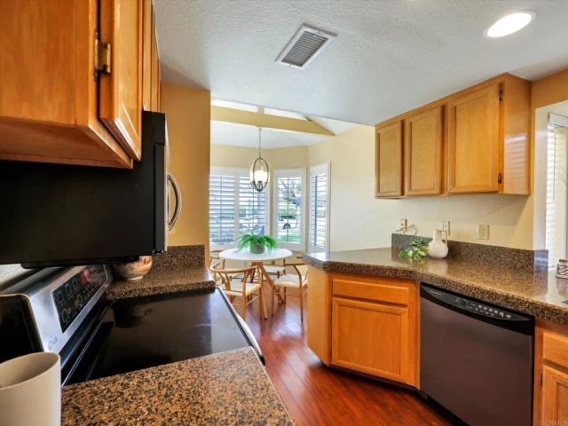 1225 Brewley Lane, Vista, CA 92081
