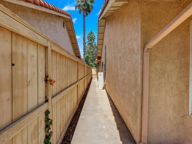 1225 Brewley Lane, Vista, CA 92081