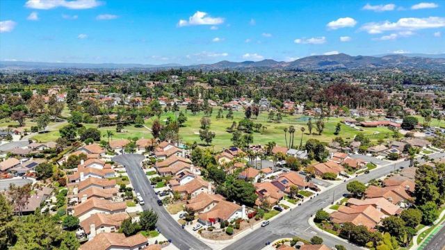 1225 Brewley Lane, Vista, CA 92081