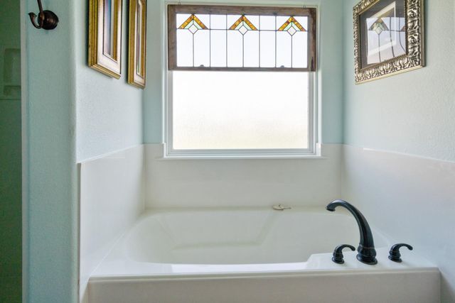 957 Fisherman Drive S, Crystal Beach, TX 77650