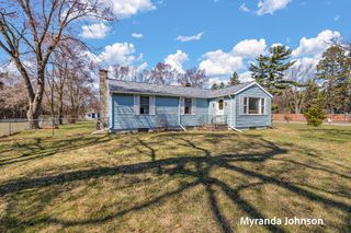 4263 S Quarterline Road, Fruitport Twp, MI 49444