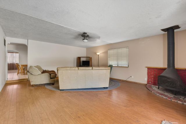 5420 MOUNTAIN Road NE, Albuquerque, NM 87110